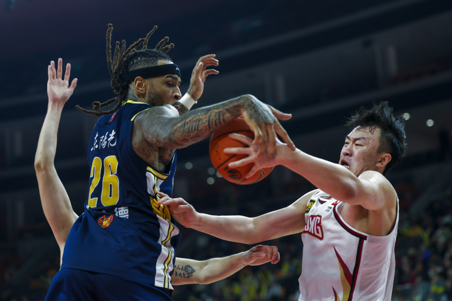 深圳男篮客场击败青岛队,取得胜利 深圳男篮客场击败青岛队,取得胜利