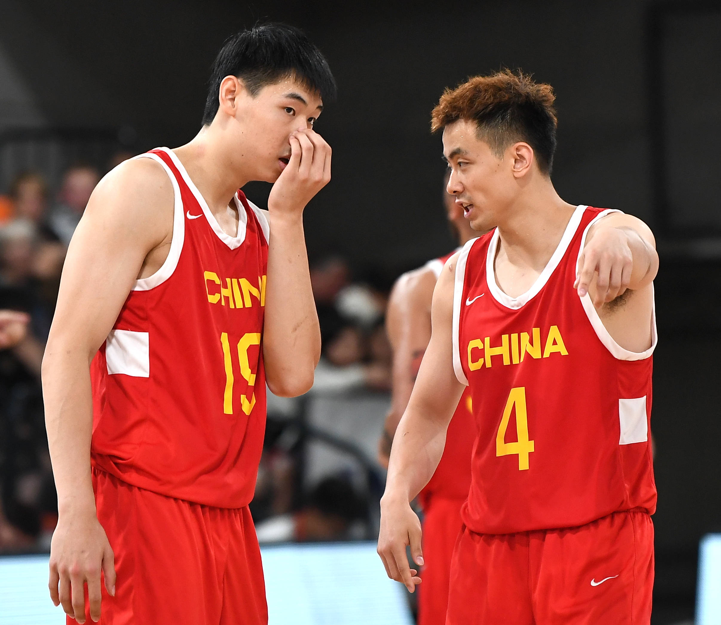中国队险胜法国队，波尔关键制胜
