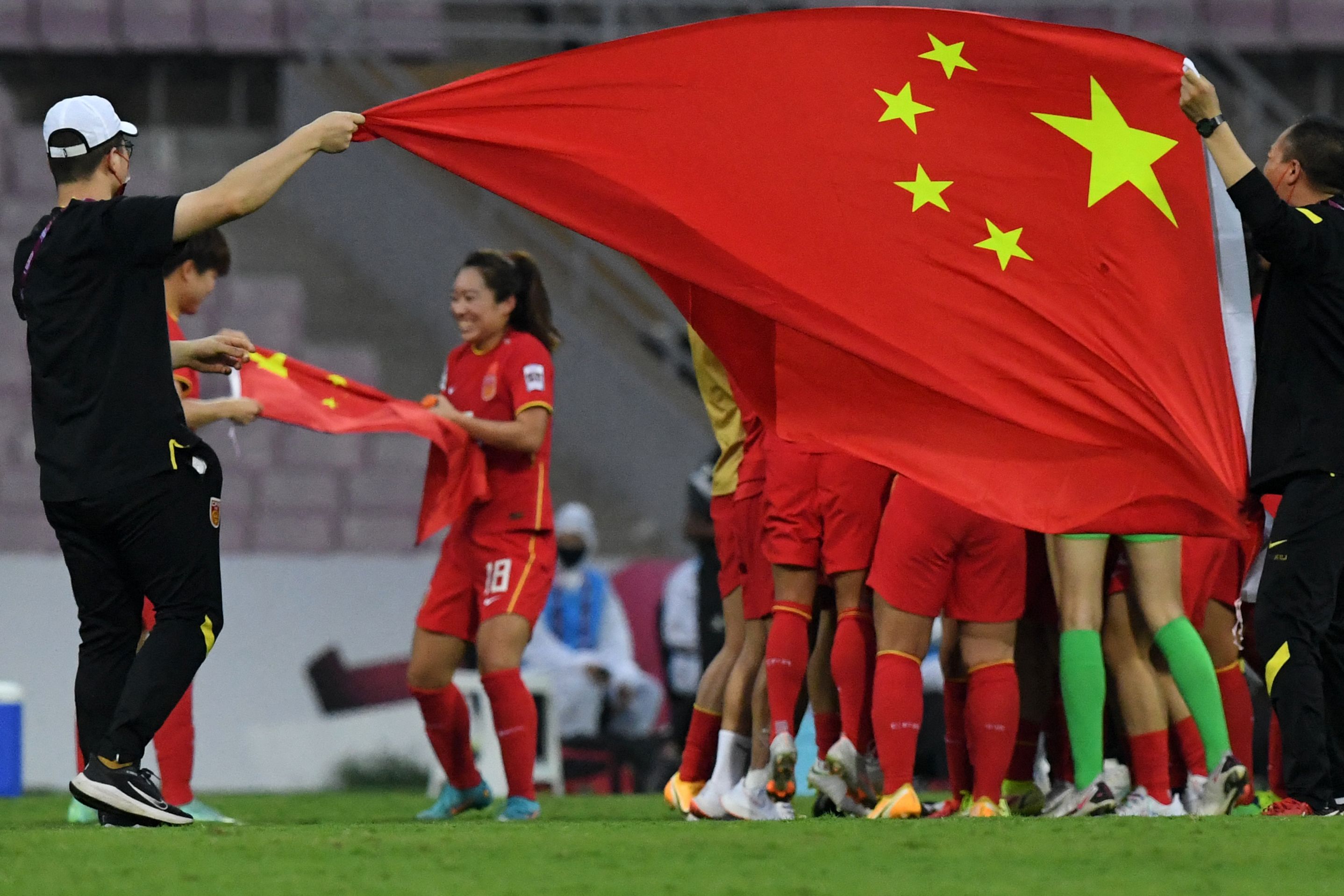 体育竞技：中国女足队取得胜利的简单介绍