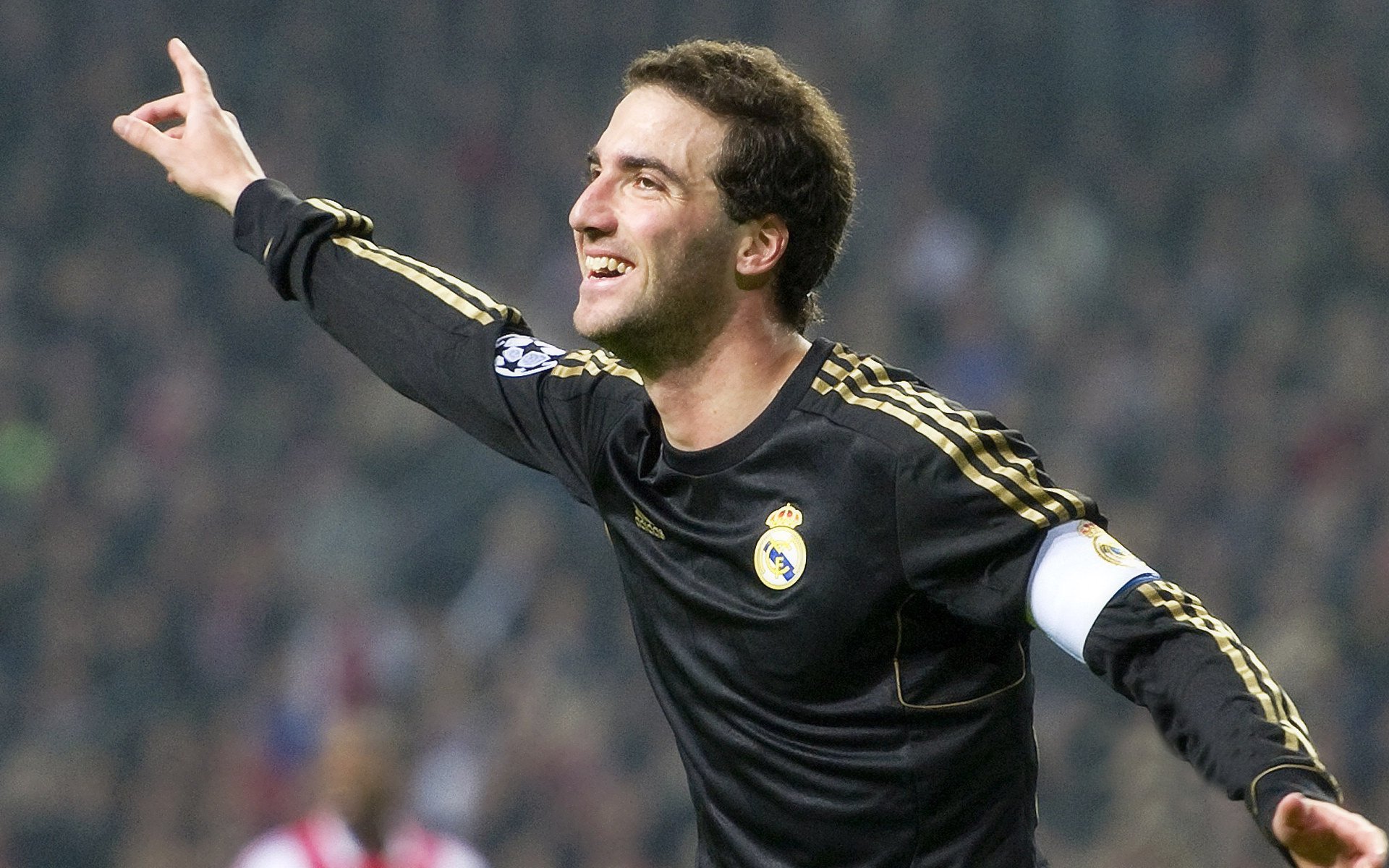 永恒之城的新王，卡塞米罗铁骑破局，罗马征服墨西哥式防线的战术启示